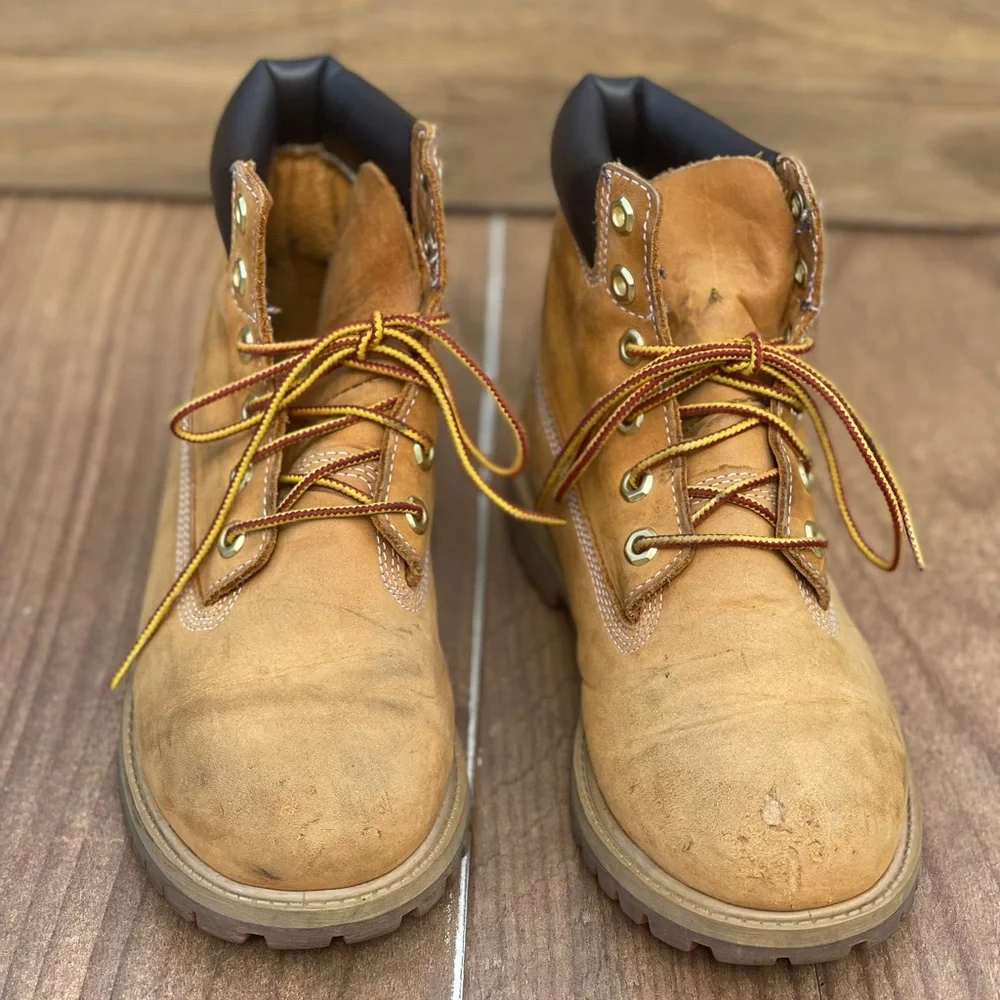 TIMBERLAND  WATERPROOF BOOTS Size 4M. No Box 12909